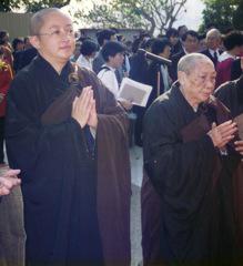 志蓮淨苑住持瑞融法師及輔行宏勳法師在志蓮佛寺重建奠基灑淨儀式中 (1994年1月3日)